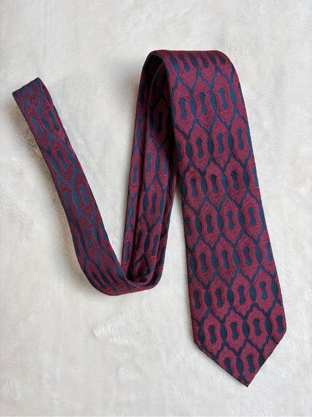 Vintage Red & Navy Blue Jacquard Woven Necktie – 100% Acetate Imported Fabric